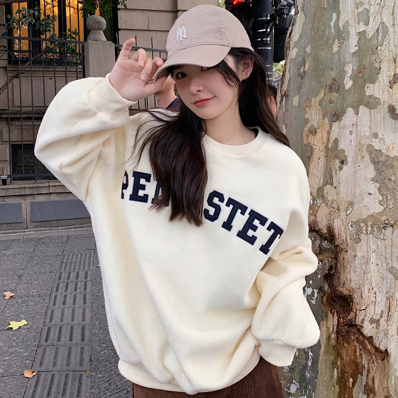 

Han edition polar fleece collaosed qiu dong outfit new round collar letters loose big yards dress more add wool fleece single wo