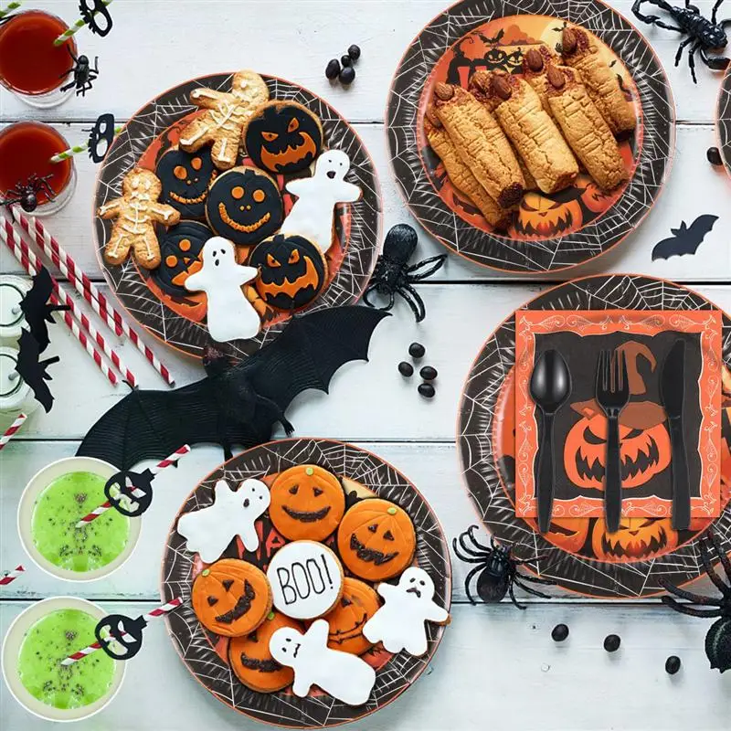 Набор посуды на Хэллоуин принадлежностей для праздновечерние включает тарелки