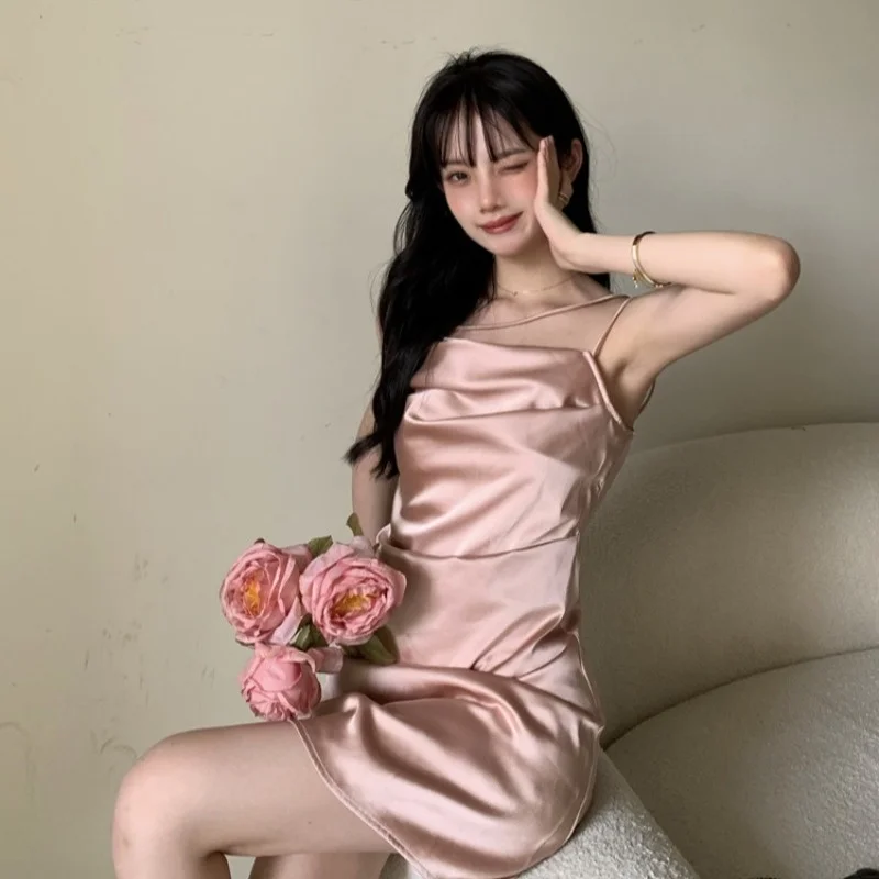 

Женское вечернее платье средней длины, с длинным рукавом