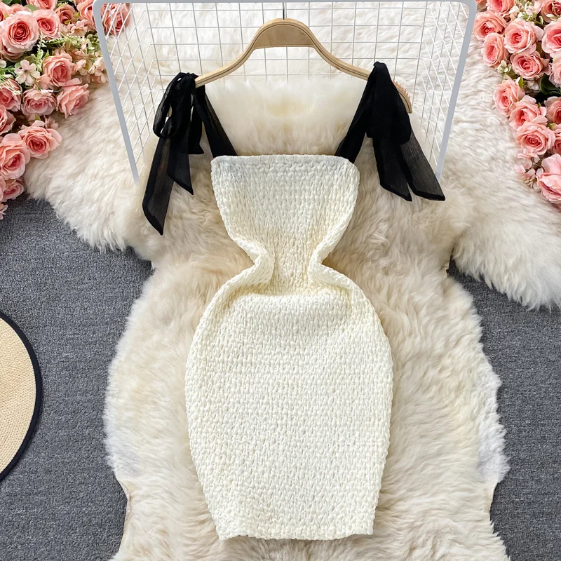 

Новинка лета 2021, пикантное платье для девочек на бретелях, модное облегающее мини-платье с запахом на талии, короткое платье с широкими бретелями для женщин