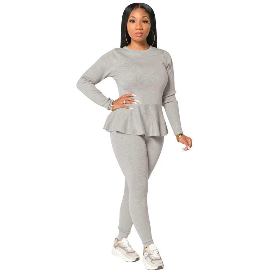 Женские костюмы из двух предметов черного цвета искусственной кожи для