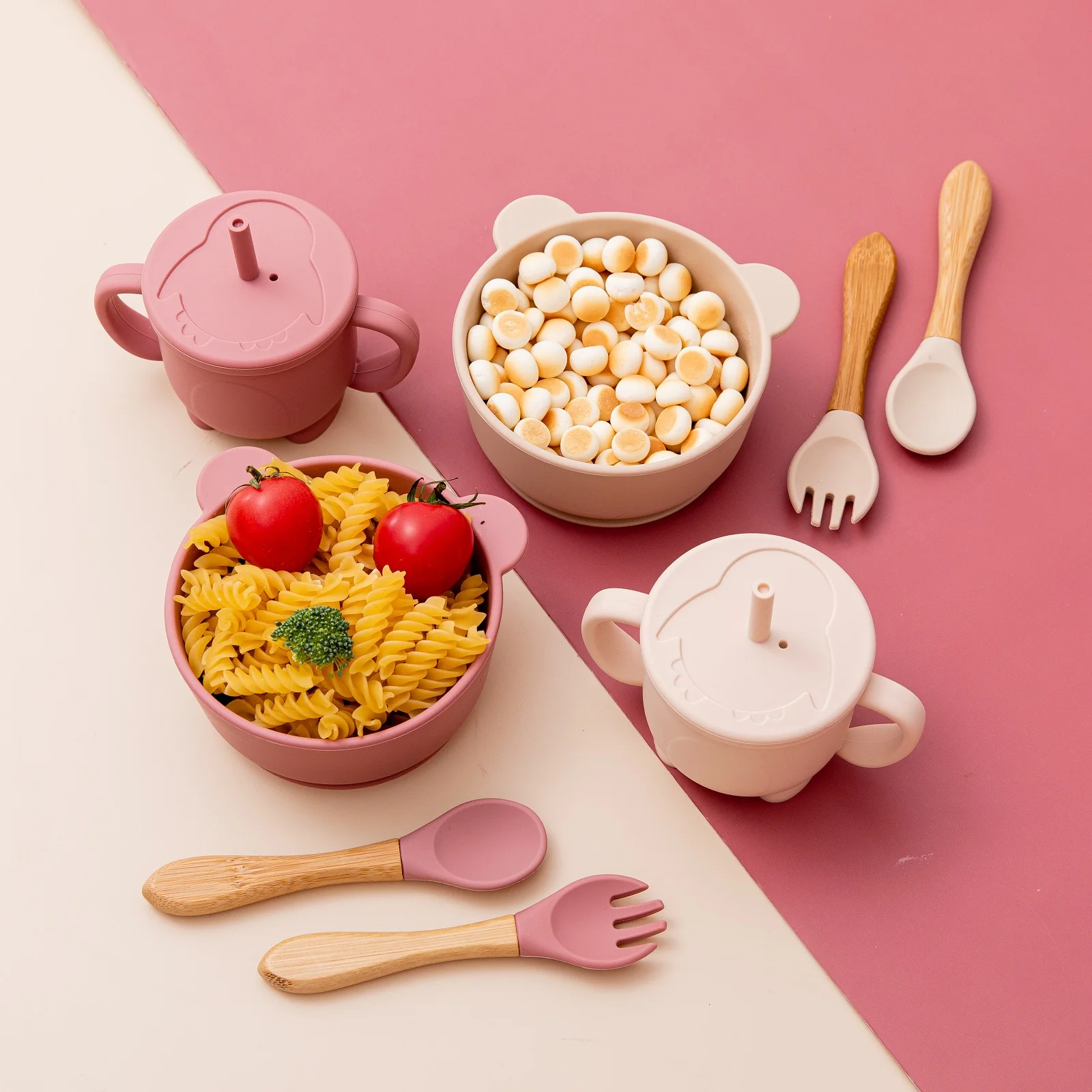 

4PCS Baby Silicone Bowl Tableware Strong Sucker Feeding Bowl Straw Cup fork Spoon Set Cartoon Shape Children's Tableware Sets