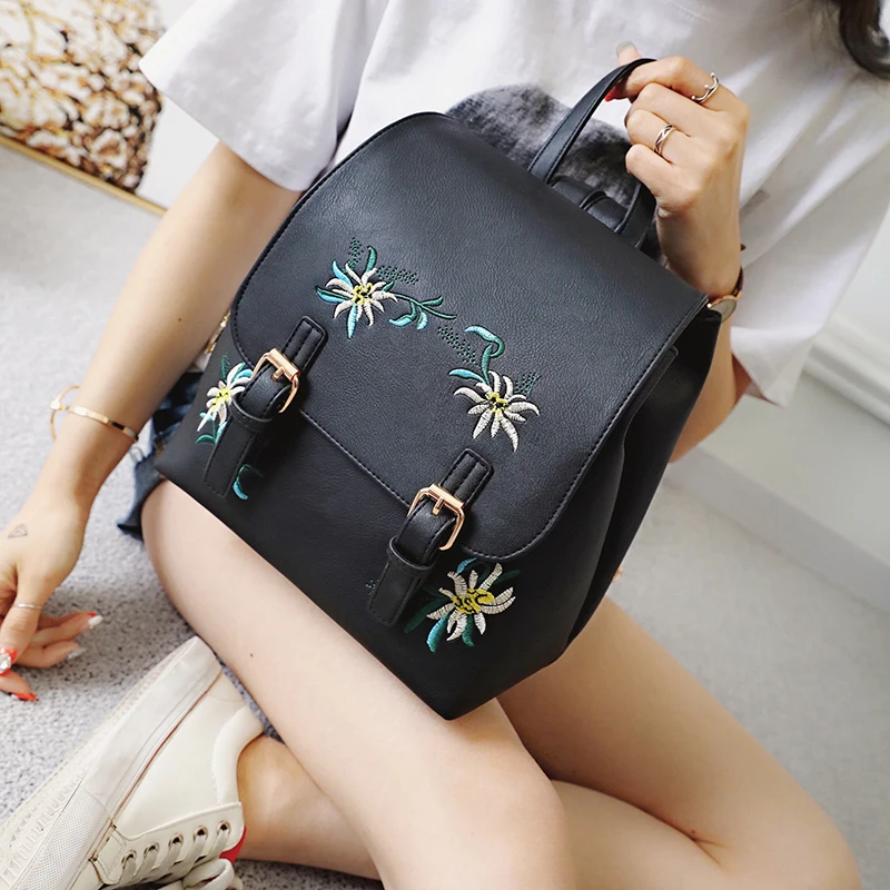 

Рюкзак женский, из искусственной кожи, с вышивкой