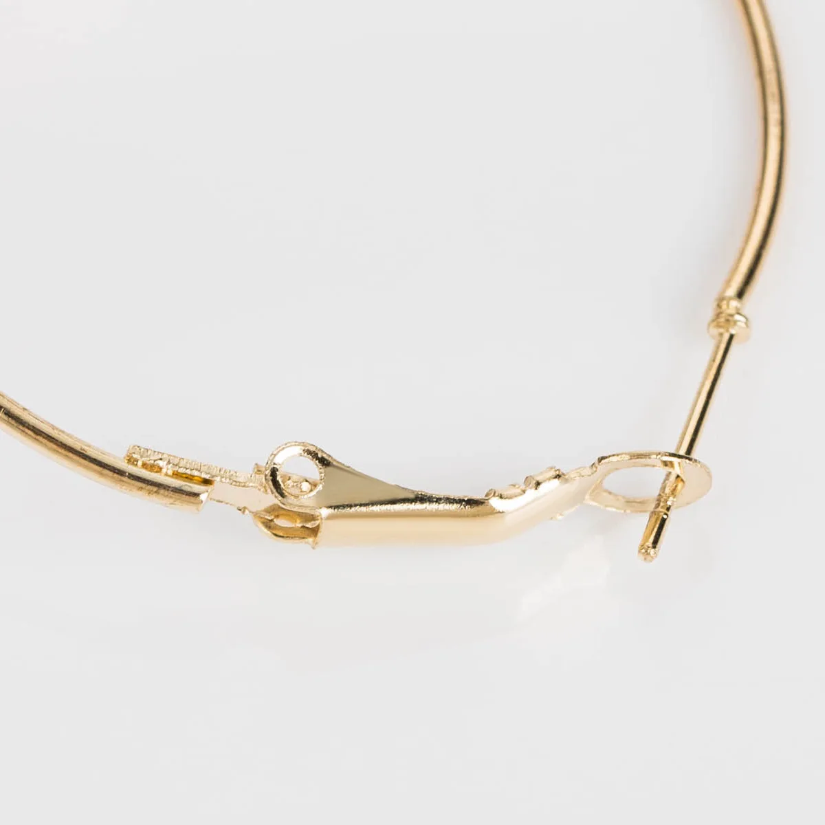 Женские серьги-подвески в виде ракушек с большим золотым крючком индийские