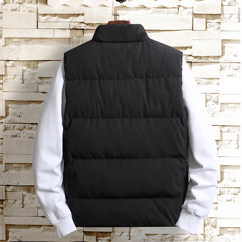 Стильная теплая куртка без рукавов на осень и зиму мужская приталенная