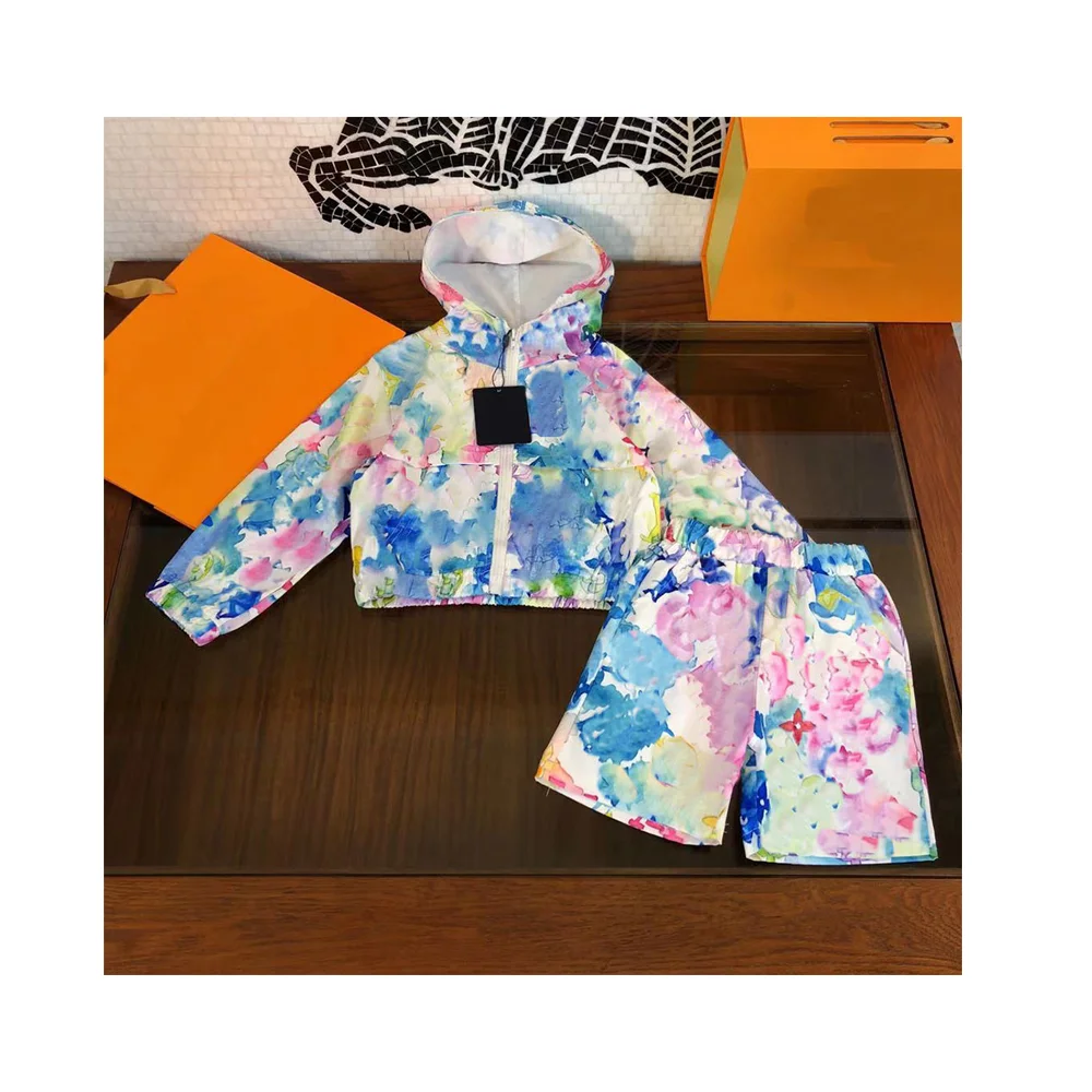 

Top grade design children's wear 2021 hot summer wear new girls' hooded camouflage drawstring sunscreen coat with shorts