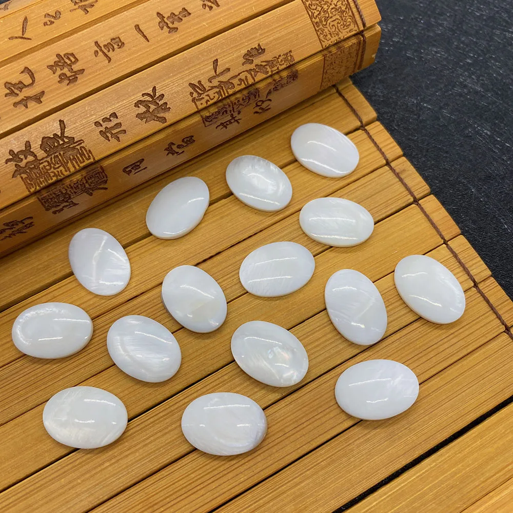 

20 Pieces of Natural Freshwater Shell Pendants White Oval Carved High Quality Non-porous DIY Handmade Charm Necklace Accessories