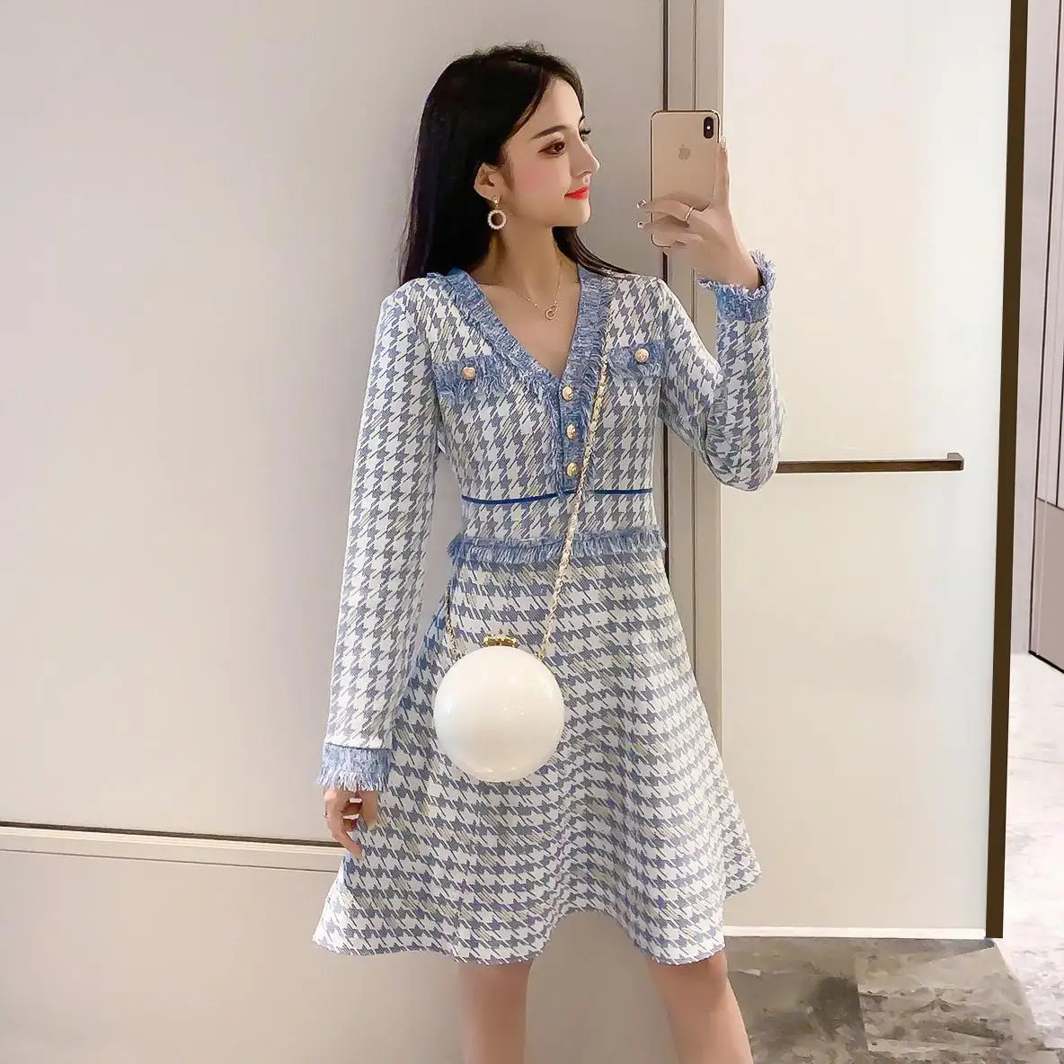 

2020 autumn Korean style fragrant houndstooth knit dress women's v-neck golden buttons tassel slim long-sleeved sweater dress