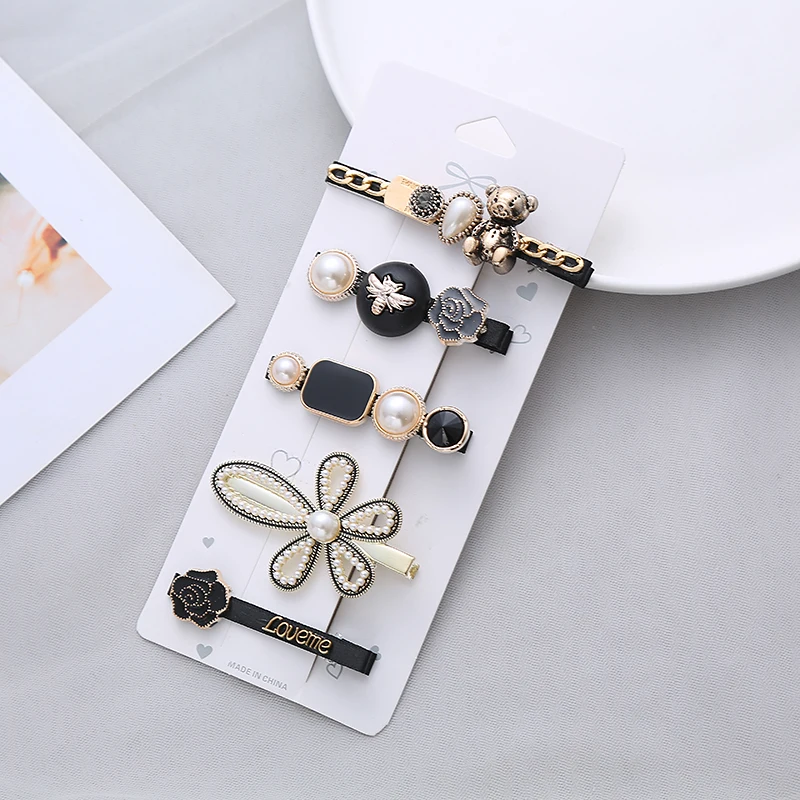 

5-piece set of black bear Korean Dongdaemun Internet celebrity retro hairpin small Xiangfeng hairpin word clip