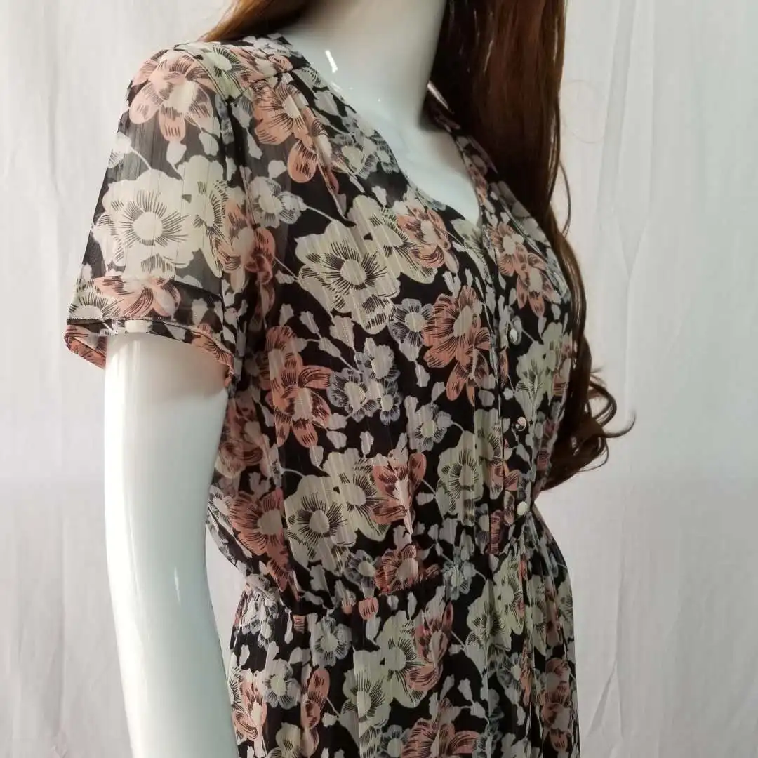 Шифоновое платье с цветочным принтом V-образным вырезом и коротким рукавом |