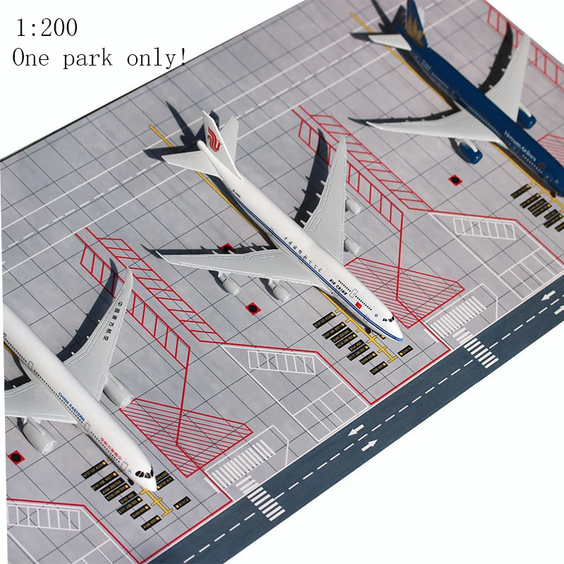 

1/200 Airport Passenger aircraft runway model PVC material parking apron pad for airliner plane model aircraft scene display