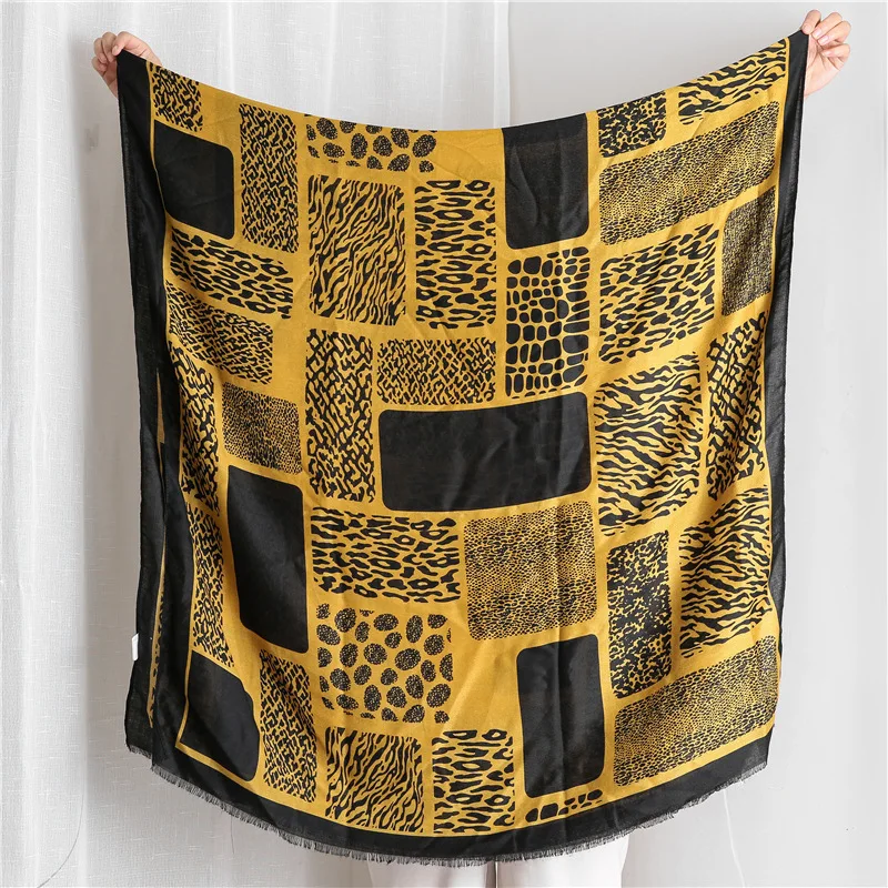 

2021 Spring New Women Cotton Viscose Scarf Fashion Print Autumn Wram Shawls and Wrap Summer Pashmina Beach Stoles