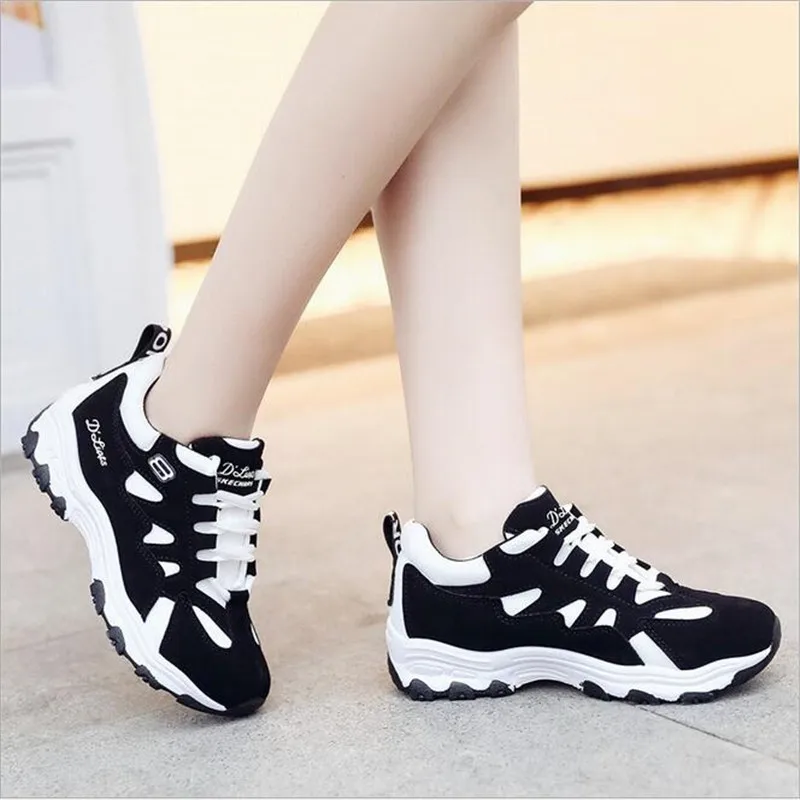 Женские кроссовки в стиле Харадзюку белые или черные повседневные на платформе AD