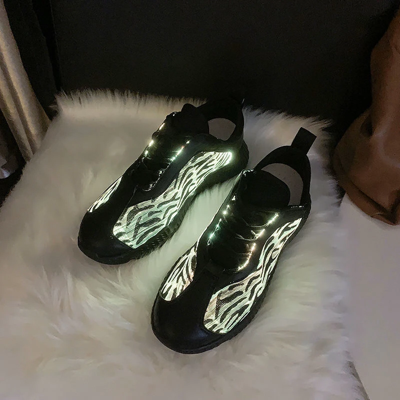 

2021 New Women Breathable Casual Shoes USB Charging Glowing Shoes Luminous Sneakers for Girls Led Light Sneakers Lady