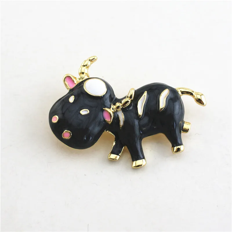 

2021 custom European and American retro calf brooch alloy creative zodiac ox wild brooch female