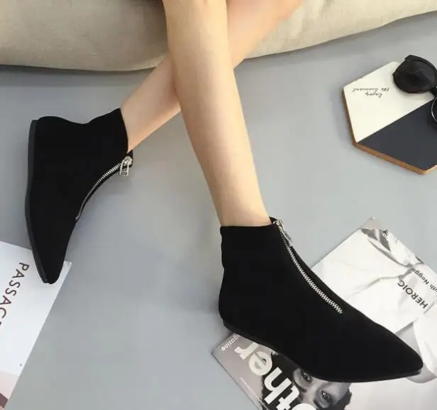 black with plush Женские носки; ботинки в европейском стиле с острым носком; Ботильоны на молнии спереди; botas; Новинка; Ботинки Челси на плоской подошве из флока; плюшевые теплые удобные ботинки martin - Цвет: black with plush