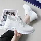 Сетчатые кроссовки для женщин и студентов, корейские модные дышащие сетчатые туфли для бега, белые, весна-лето 2021