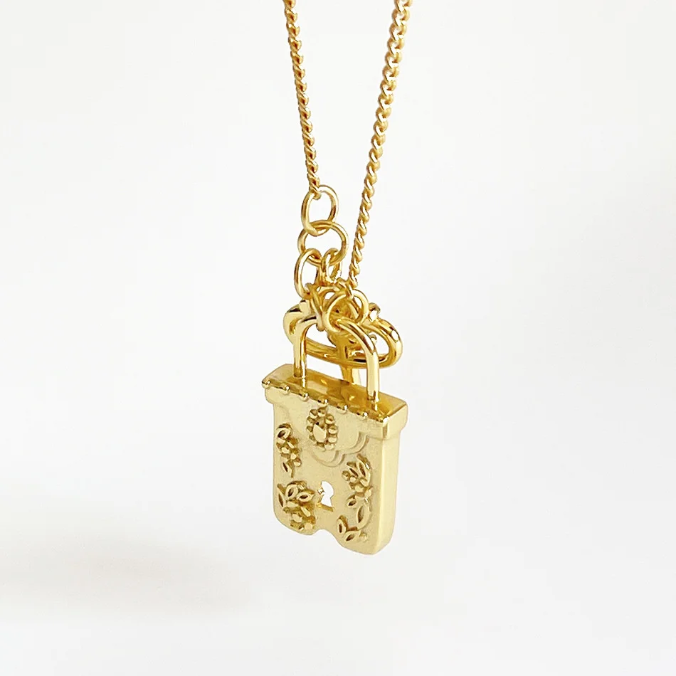

Net Red Same Design Jewelry 925 Sterling Silver Lock Key Short Neck Chain Pendant Necklace Light luxury