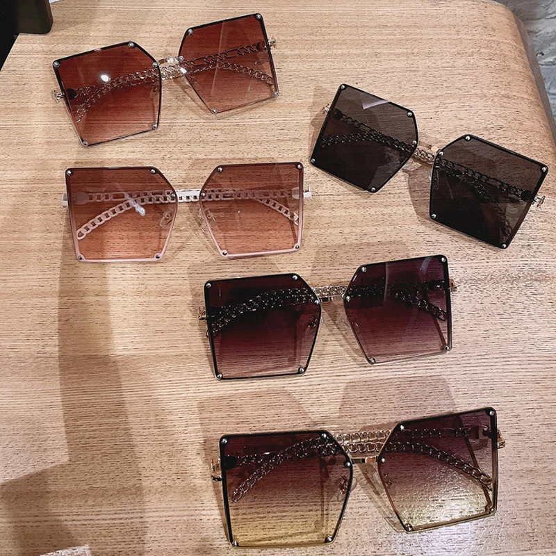 

2021 Newest Chic Chain Leg Square Sunglasses For Women Vintage Oversized Gradient Sun Glasses Female Elegant Rivet Brown Shades
