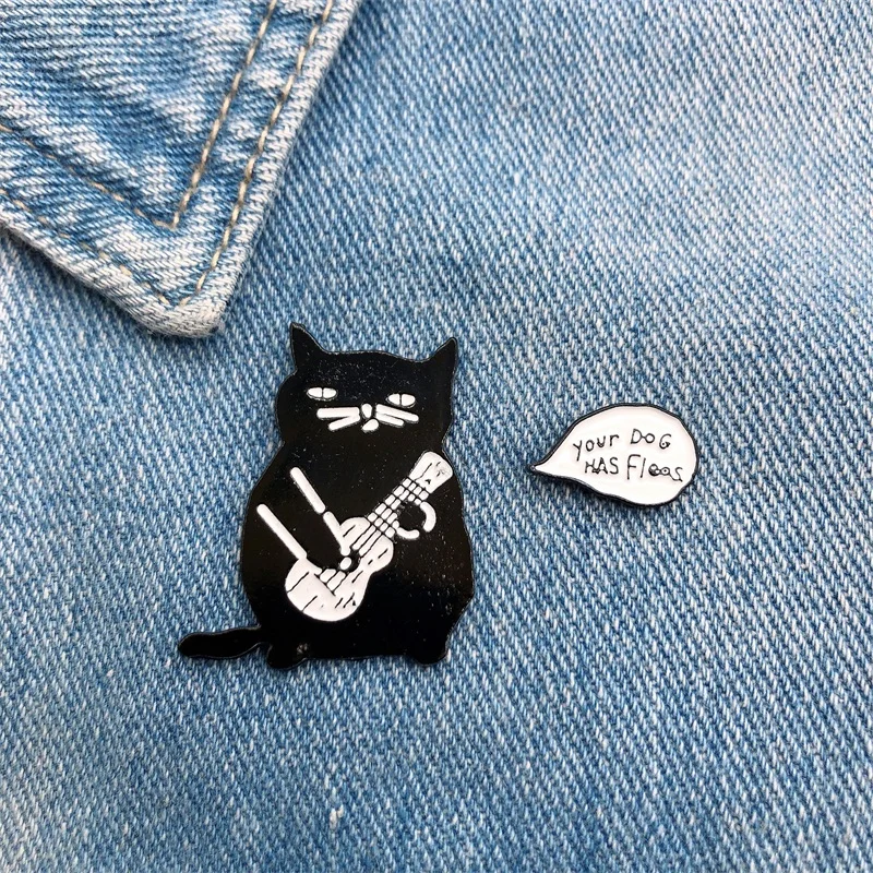 Эмалированная брошь в форме сердца с розовыми сердечками из мультфильма на заказ