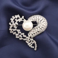 love luxury exquisite pearl brooch winter dress white high quality jewelry for women girl brooch accessories brooch designer