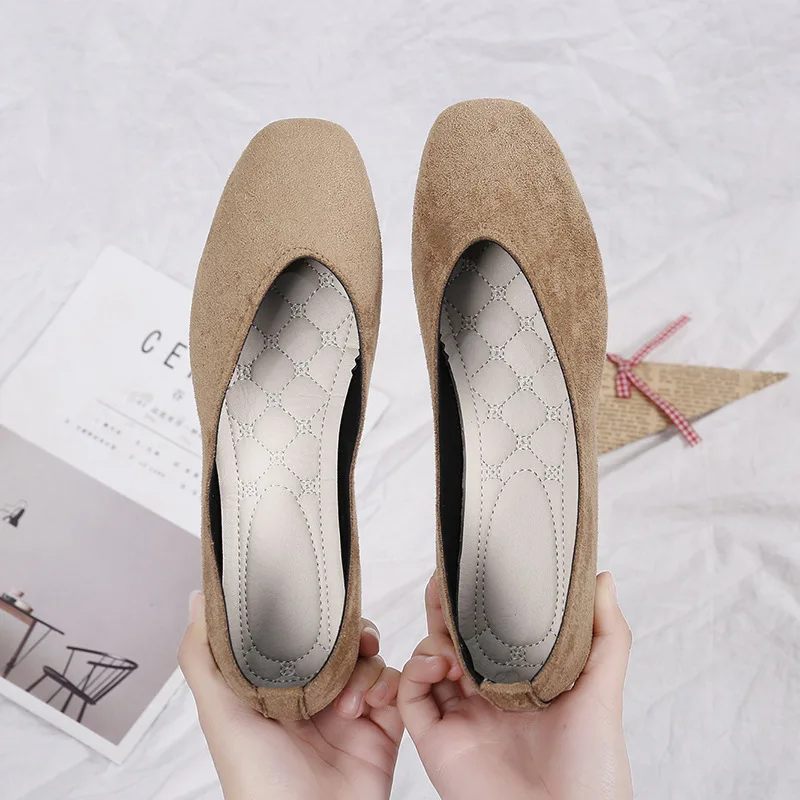 

2021 autumn and winter new flat-bottomed lazy square-headed women's shoes retro grandma shoes shoes women's size foreign trade