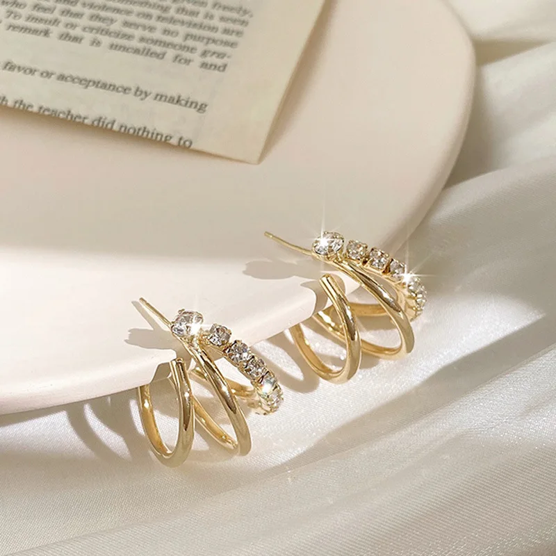 

2020 New Arrival Trendy Geometric Simple Hollow Metal Crystal C Stud Earrings For Women Fashion Gold Color Metal jewelry Party