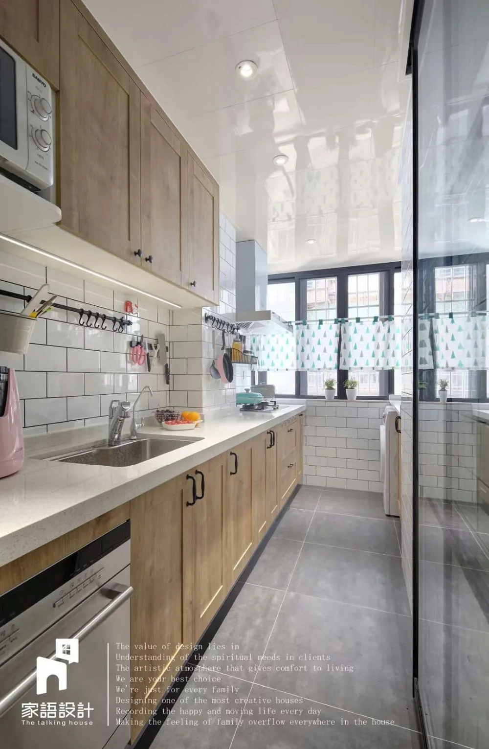 Latest styles kitchen cabinet furniture China Manufacture Modern Design Wooden Kitchen Cabinet Blum Hardware