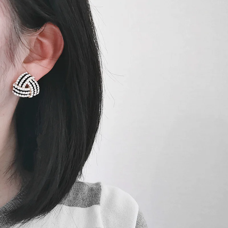 Новый дизайн простой большой серьги-гвоздики геометрической формы для женские