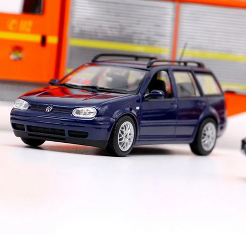 

1:43 Limited edition collection of Zinc Alloy Bus plastic VOLKSWAGEN GOLF IV VARIANT 1999 MK4 station wagon Model Toys