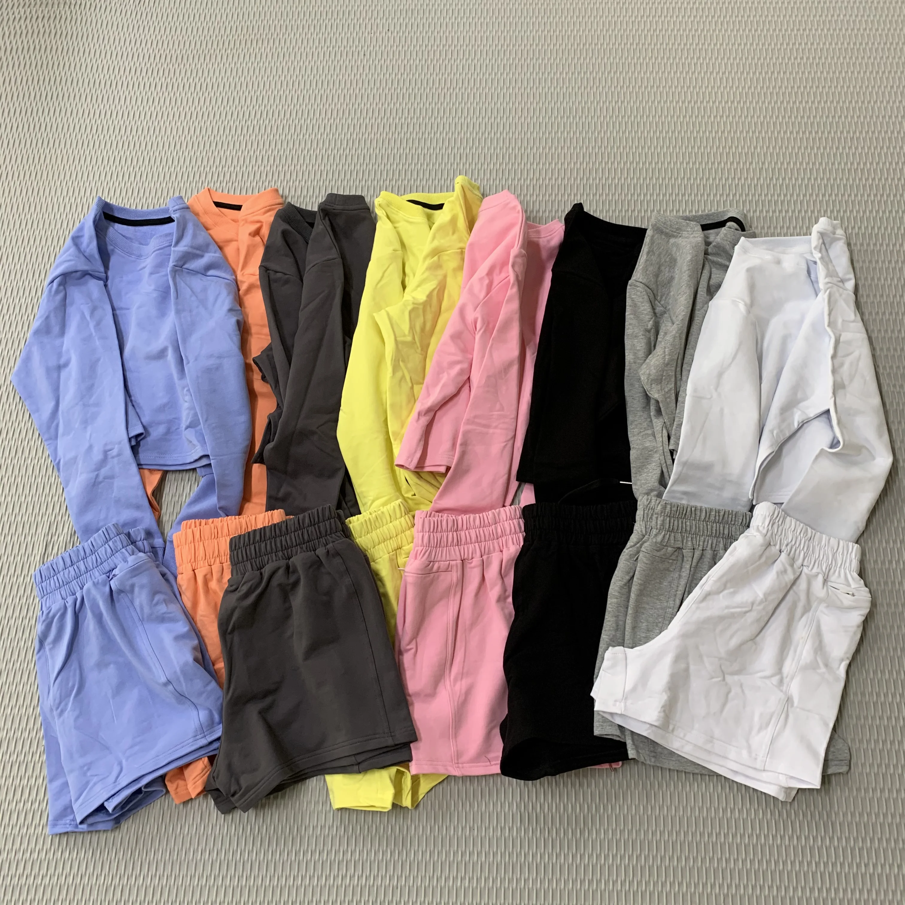 Женский костюм для йоги комплект из 2 предметов Укороченный джемпер и шорты