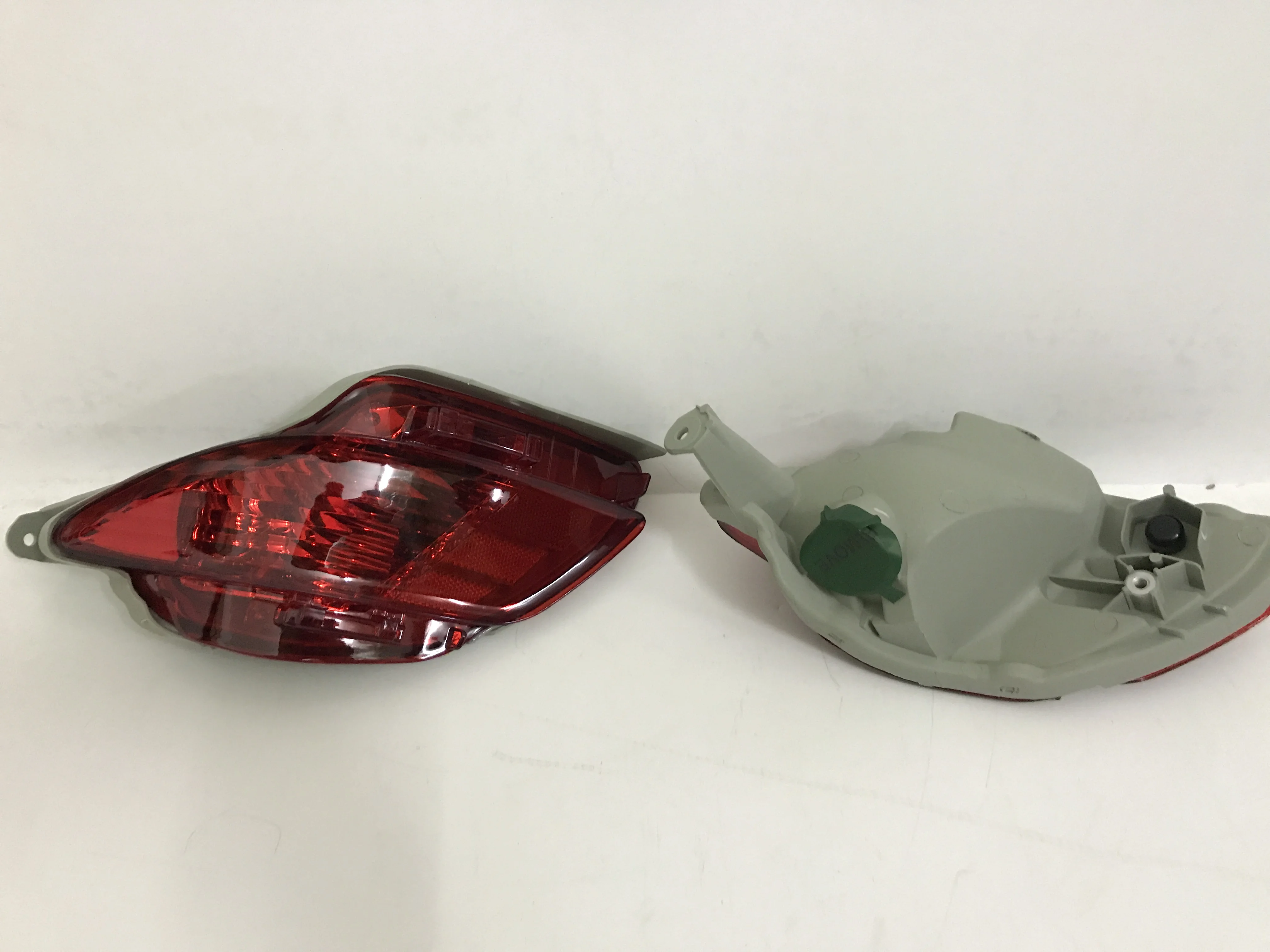 

Applicable to For Model Year 2006 ~2009~2012~2014 Lexus RX270 RX350 RX450 Car Rear Fog Lamp Anti Fog Lamp Signal Lamp Assembly