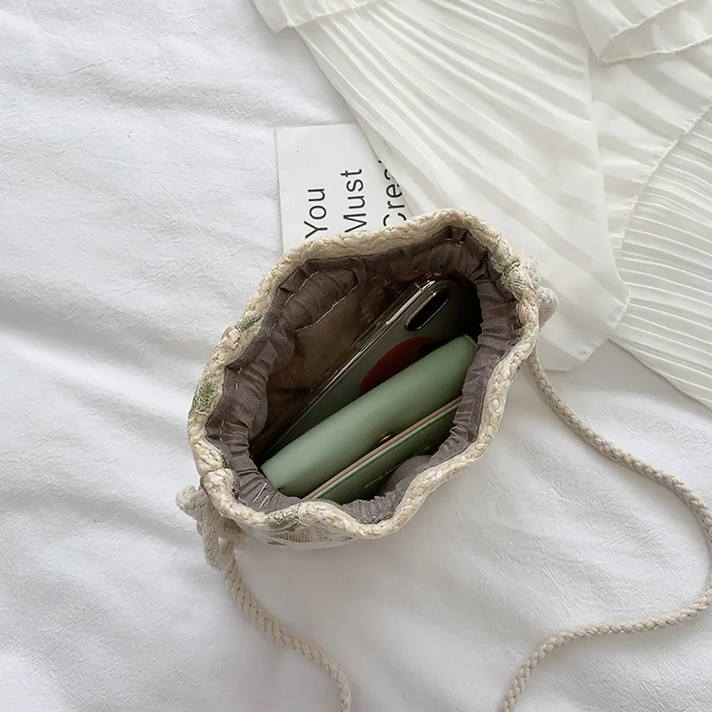 

2020 Summer Bohemian Beach Straw Bags Small Women Shoulder Bag Fashion Crossbody Drawstring Bucket Bag Casual Purse and Handbags