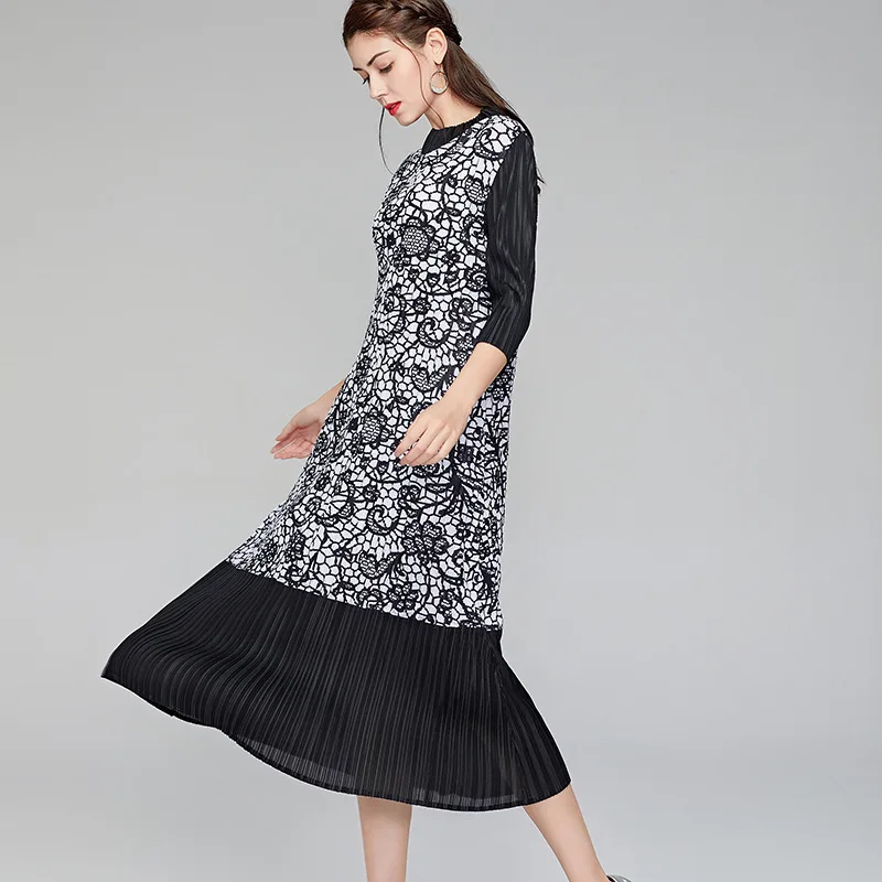 

A- Line Printed Dress Female Spring and Autumn New Miyake Fold Elastic Loose Big Pendulum Ladies Pleats Dresses