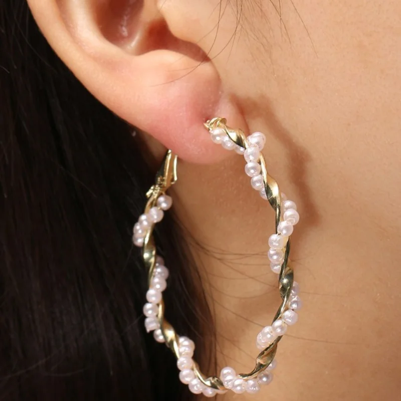 

AMC Hip Hop Super Cool Large Circle Pearl Oversized Hoop Earrings Luxury Cool Twisted Hoops Ear Rings Party Jewelry for Women