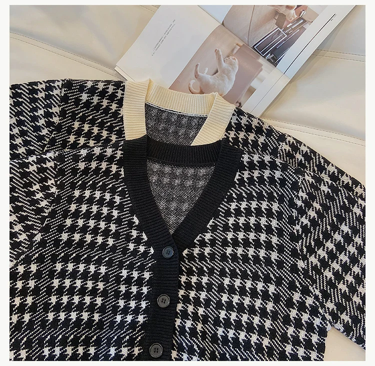 

Houndstooth knitted cardigan women's autumn 2021 new style loose long-sleeved V-neck button sweater winter western-style blouse