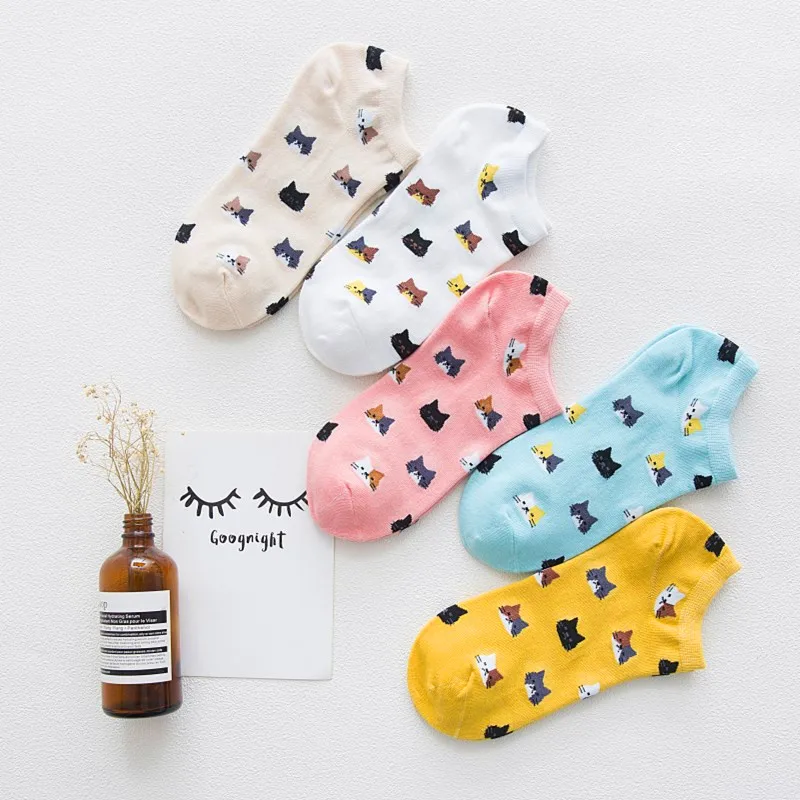 

5 пар, новинка, женские хлопковые носки по щиколотку с милым котом, удобные забавные носки карамельных цветов, повседневные носки с мультяшн...