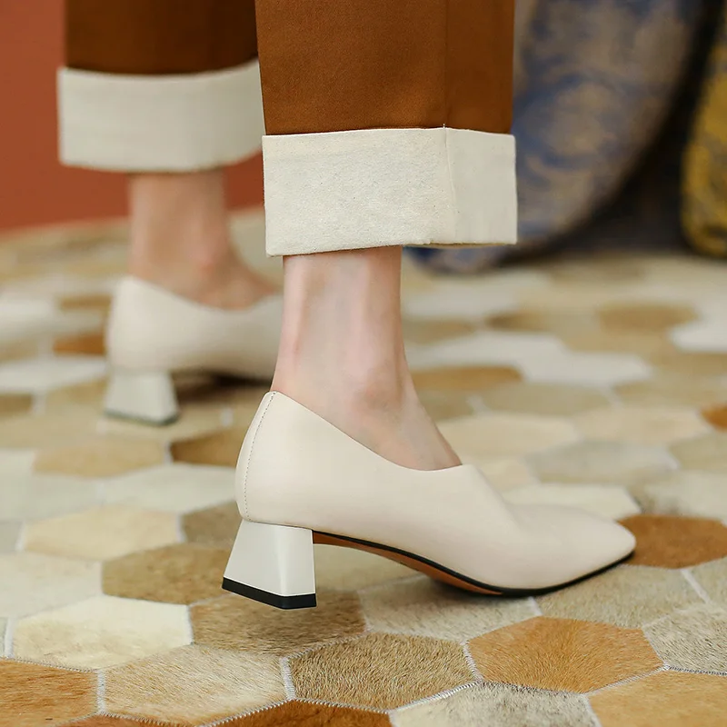 

Autuspin Female White Black Shoes 2021 Spring New Design Mid Heels Pumps for Office Lady Elegant Party Dress Cowhide Shoes Woman