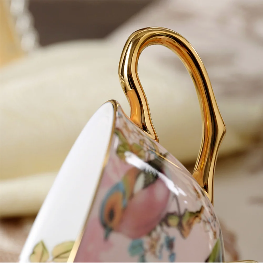 

European style bone china coffee cup set, creative ceramic Phnom Penh home afternoon tea cup, saucer, cup with spoon