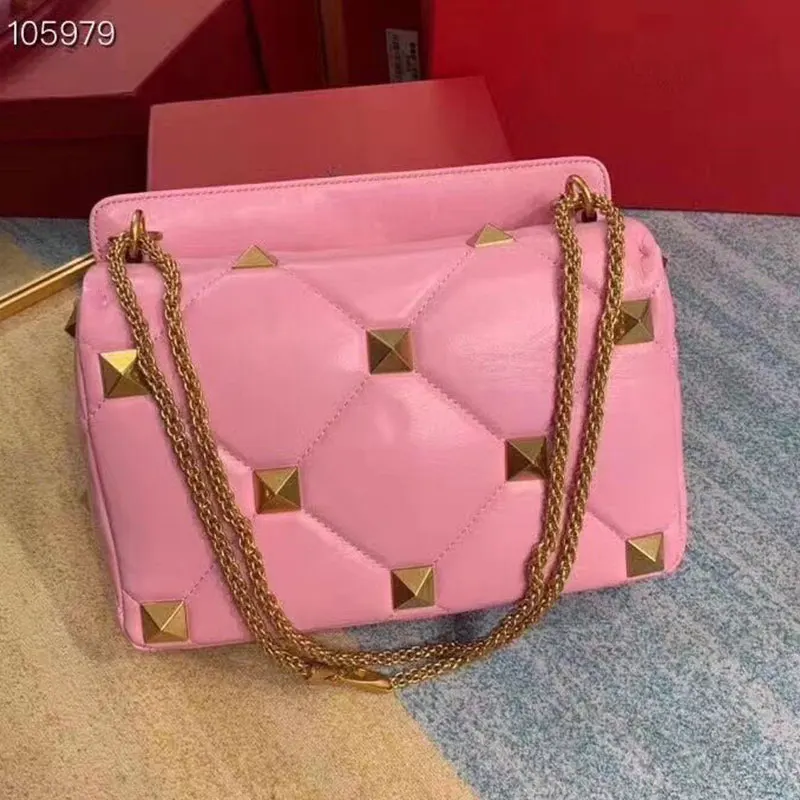 

2021 spring and summer new fashion designer handbags, women's high-quality leather shoulder bags, luxury rivet fashion bags