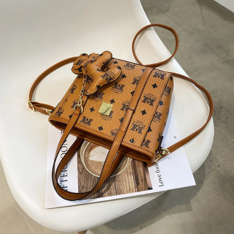 

High Quality Printed Small Tote Bag for Women 2021 New Fashion Single Shoulder Diagonal Bucket Handbags Designer Purses Channels