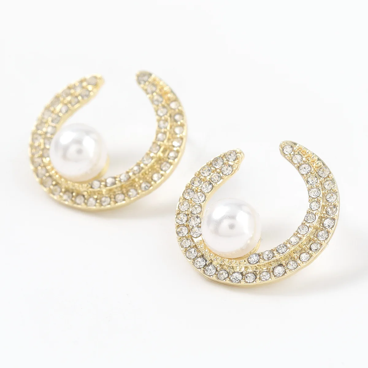 

Fashion Metal Crescent Shaped Rhinestones Embellished Imitation Pearl Earrings Women's Creative Cute Party Jewelry Accessories