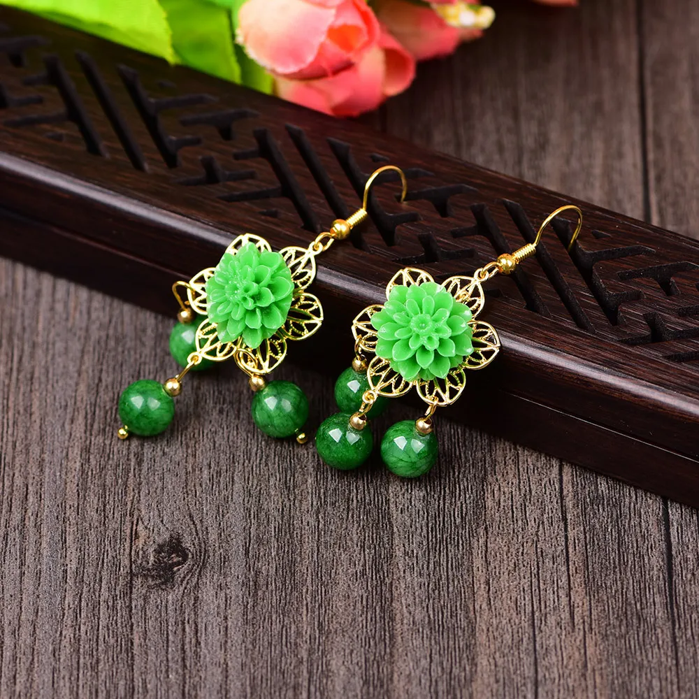 Китайские темпераментные изысканные серьги с подвеской из зеленого камня