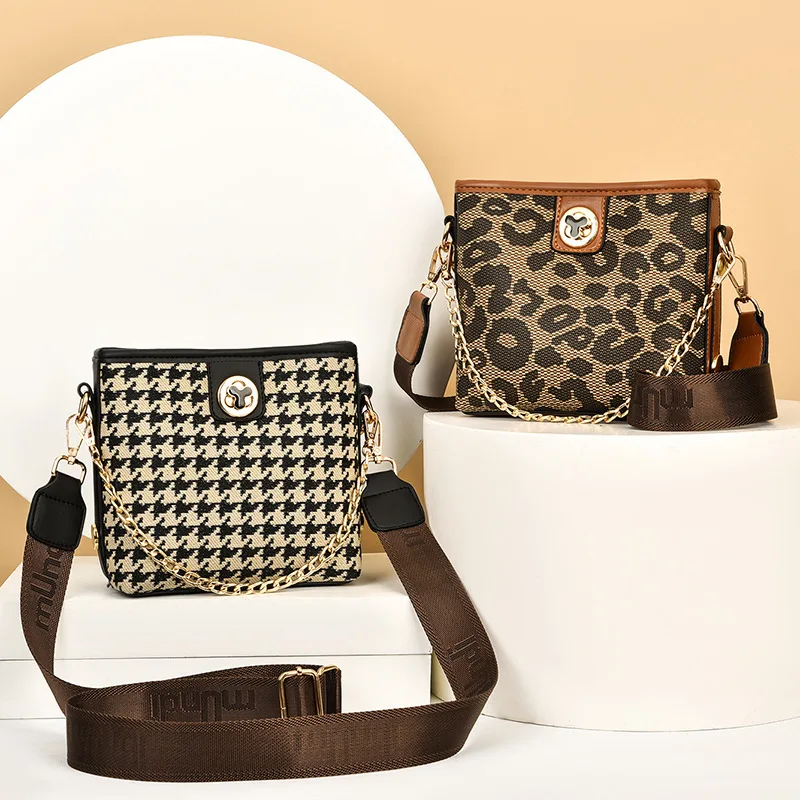 

PU Leather Women's Luxury Large Capacity Bucket Bag Leopard Print Fashion Retro Shoulder Bag Popular Design New Crossbody Bag
