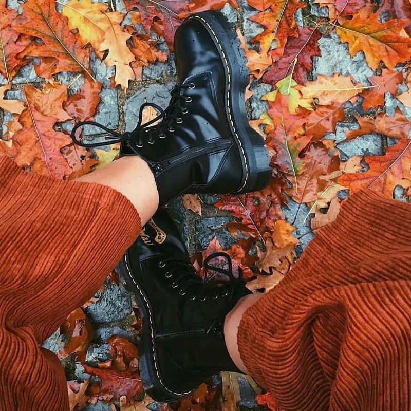 Insta/Женские Ботинки martin с милым розовым сердцем и пряжкой; сезон весна-осень; Модные ботильоны на платформе; винтажные мотоботы