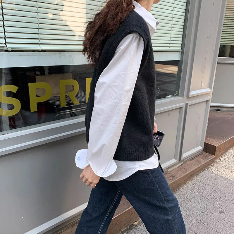 

2021 Sleeveless Knitted Sweater Vest Women Casual Vintage Tank Sweater V-Neck Knitted Jumpers Solid Loose Pullovers Harajuku