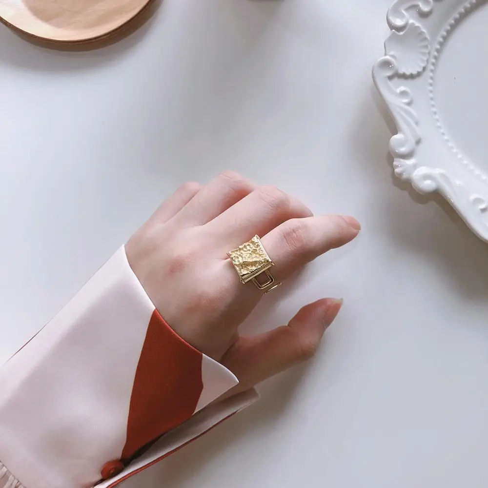 

MLKENLY S925 Sterling Silver ring New Korean style square irregular mound texture silver ring For lady cocktail party de Plata