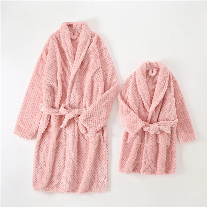 

Family Matching outfits Autumn Winter Warm Children Bathrobe Flannel Boy Girls Sleepwear Mom and me Clothes Girl Pajamas Robe