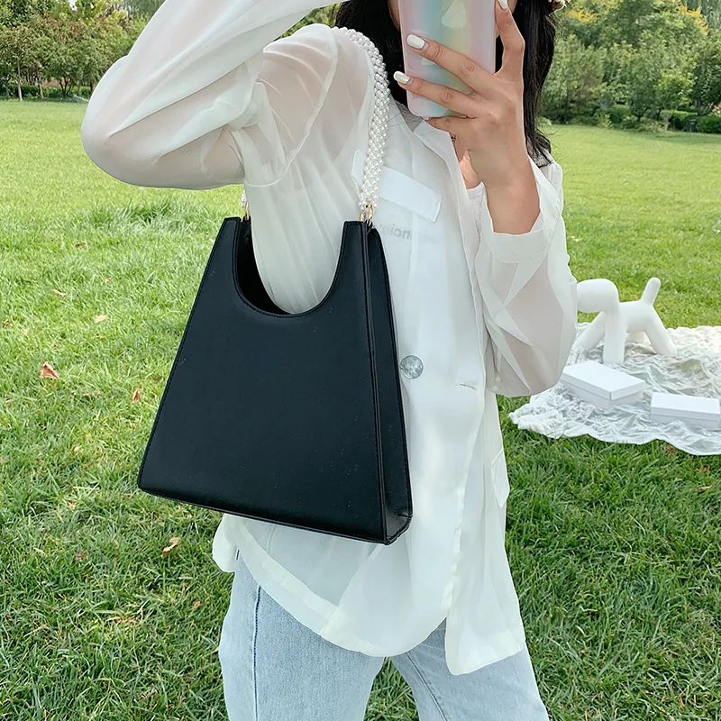 

Black Baguette Bag With Pearl Chain Vintage Hand Bags for Women 2020 Luxury Shoulder Bag Women Large Handbag Female Travel Bags