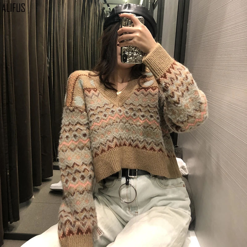 

Temperament V-neck Fashion Retro Jacquard Design Knitwear Top Fall Winter New Women's Loose Slim Sweater